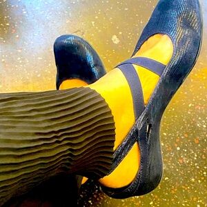 VANELI DEEP NAVY BLUE BALLET LEATHER COMFY  Shoes RARE 7.5 ACADEMIA 7.5